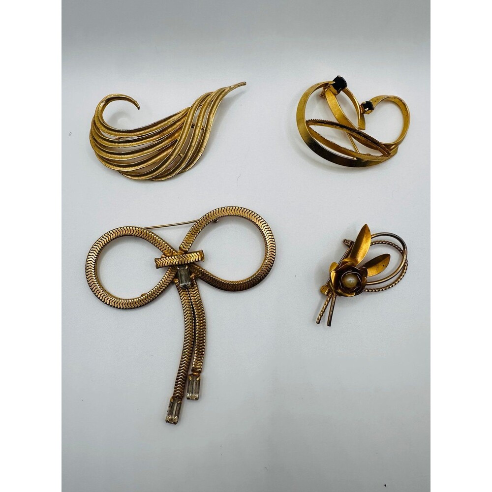 Vintage Gold-Tone Brooch Assortment - Mid-Century Style